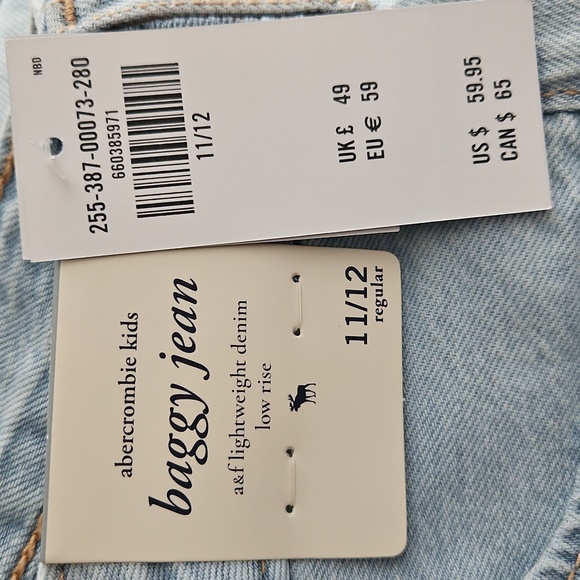 Abercrombie Low Rise Baggy Jean - Picture 2 of 2